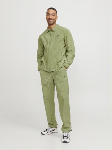 R.D.D. ROYAL DENIM DIVISION Regular Cargo Pants in Green