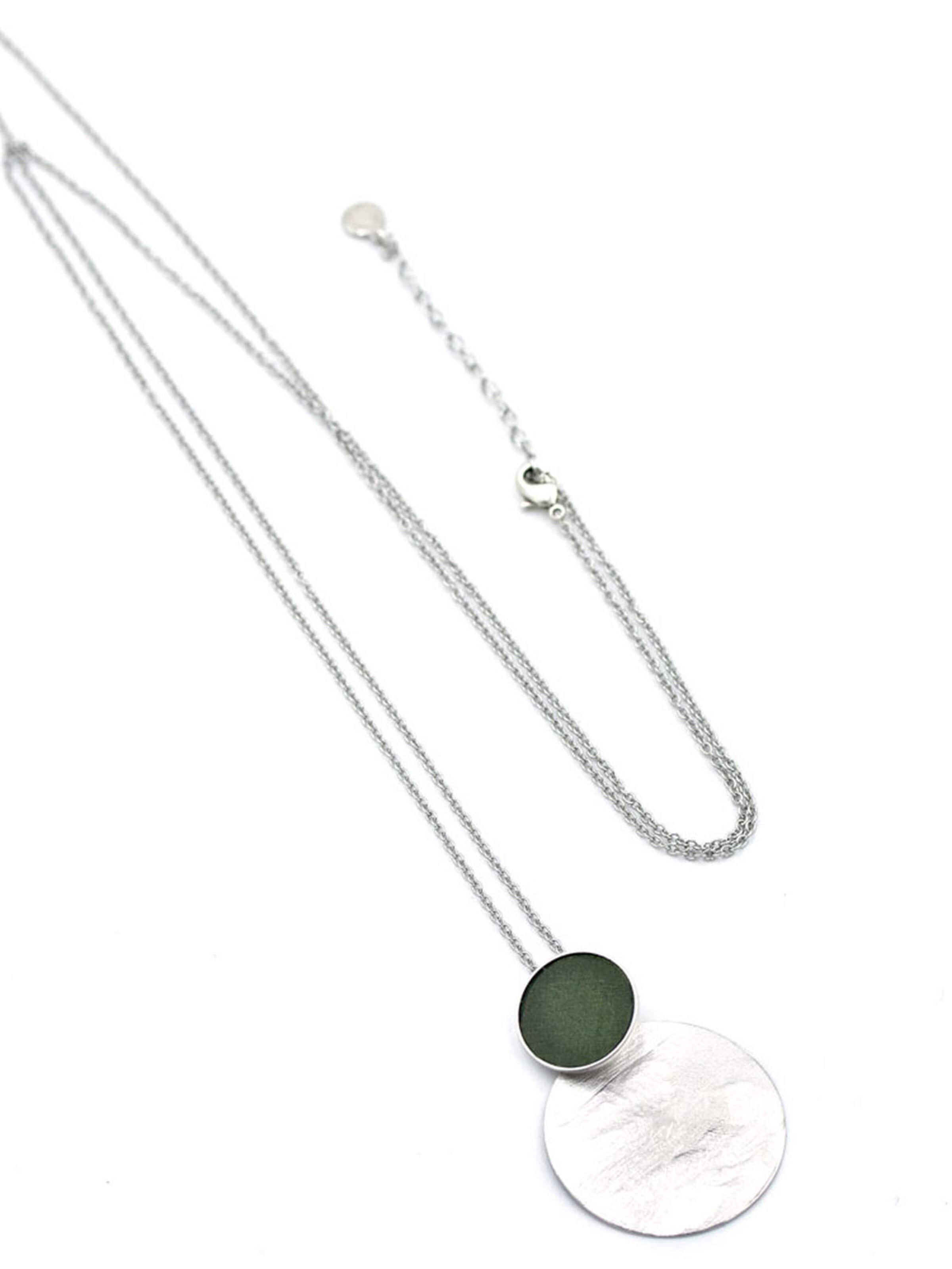 Sergio EngelLančić 'Patina Kette 08 Lange Edelstahlkette mit farbigem Patinaplättchen' - zelena boja: prednji dio
