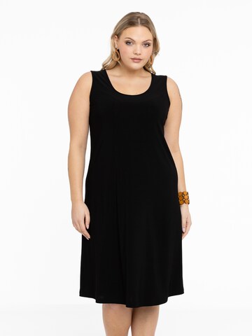 Yoek Dress in Black: front