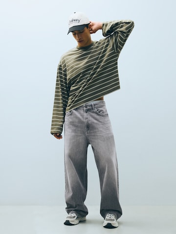 Bershka Baggy Farkut värissä harmaa