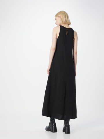 Robe d’été 'SASSIE' NÜMPH en noir