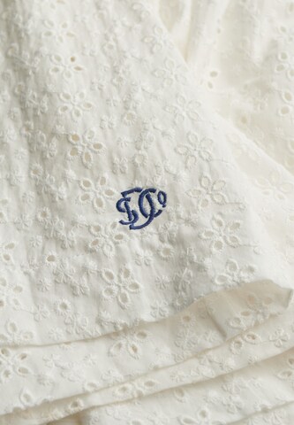 Robe d’été Superdry en blanc