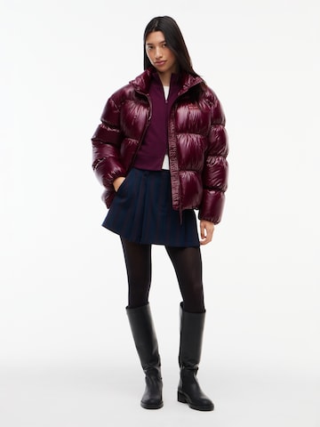 Tommy Jeans Χειμερινό μπουφάν σε λιλά