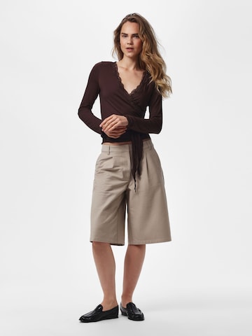 PIECES Shirt 'PCBarbera Roya' in Bruin