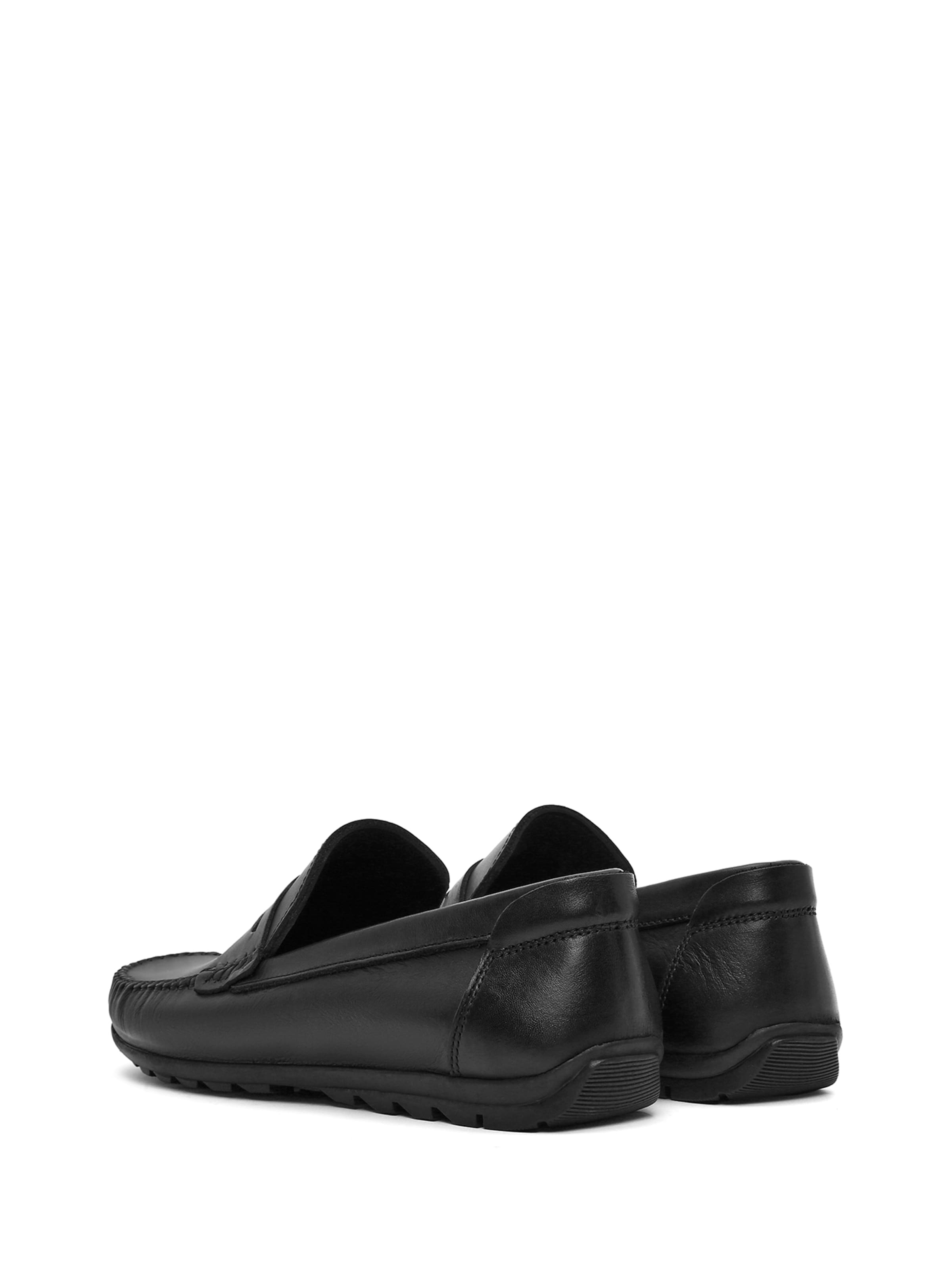 Derimod Moccasin in Black
