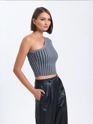 Pullover di Hiccup in grigio