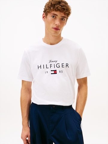 TOMMY HILFIGER Shirt 'BRAND LOVE' in Wit: voorkant