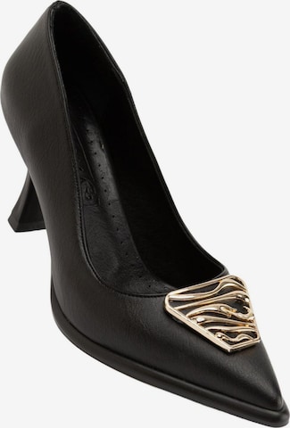 Limoya Pumps 'Danya' in Black: front