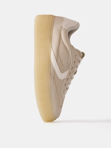 Sneaker bassa di Bershka in beige