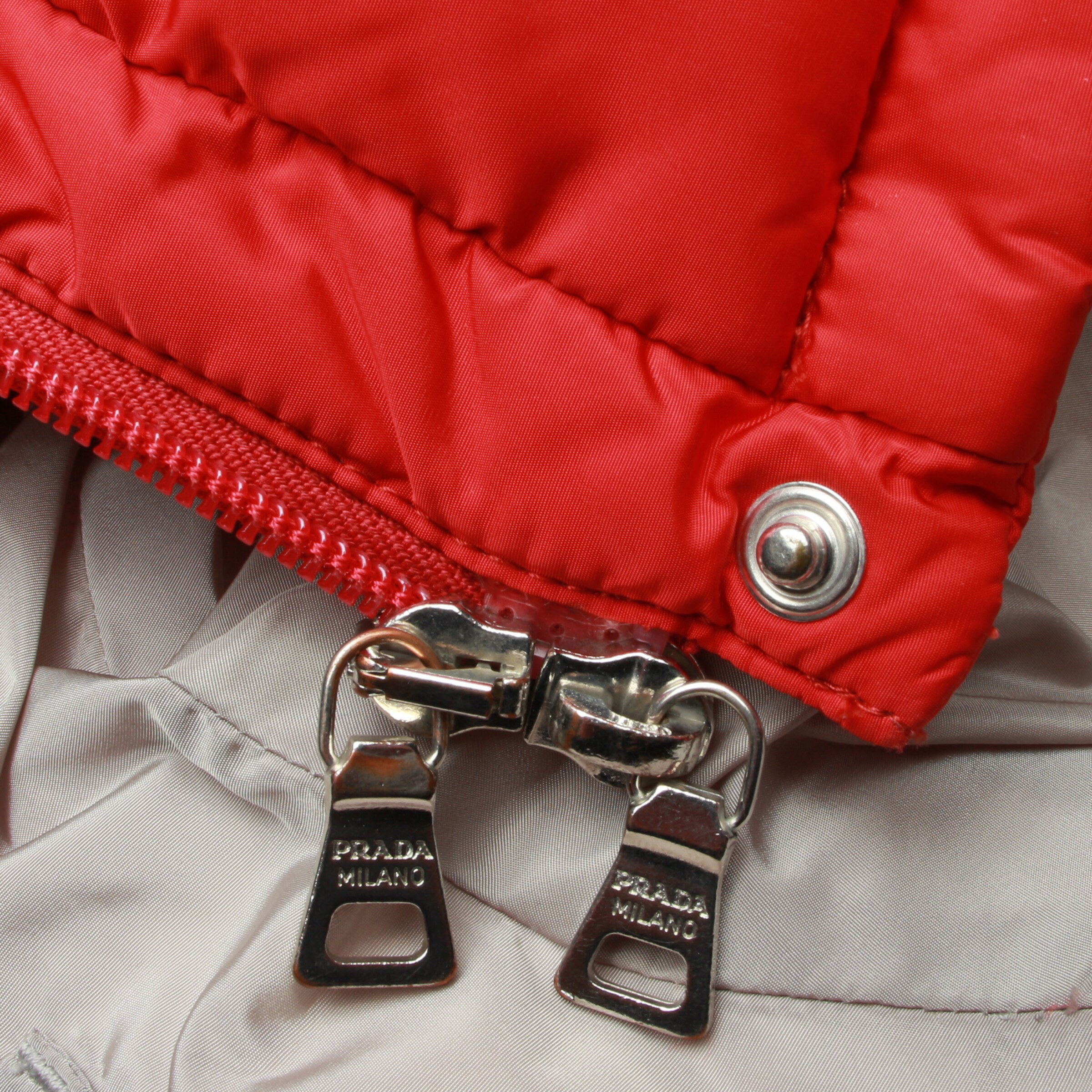 PRADA Winterjacke / Wintermantel M in Rot