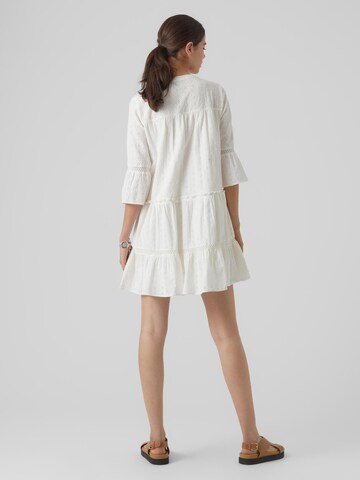 Robe 'DICTHE' VERO MODA en blanc