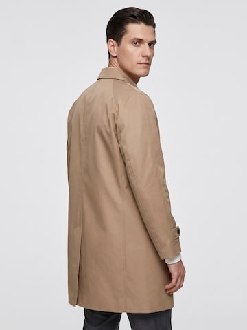 ALLTHEMEN Between-Seasons Coat 'Hauch' in Green