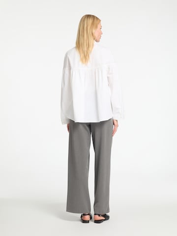 SELECTED - Blusa en blanco