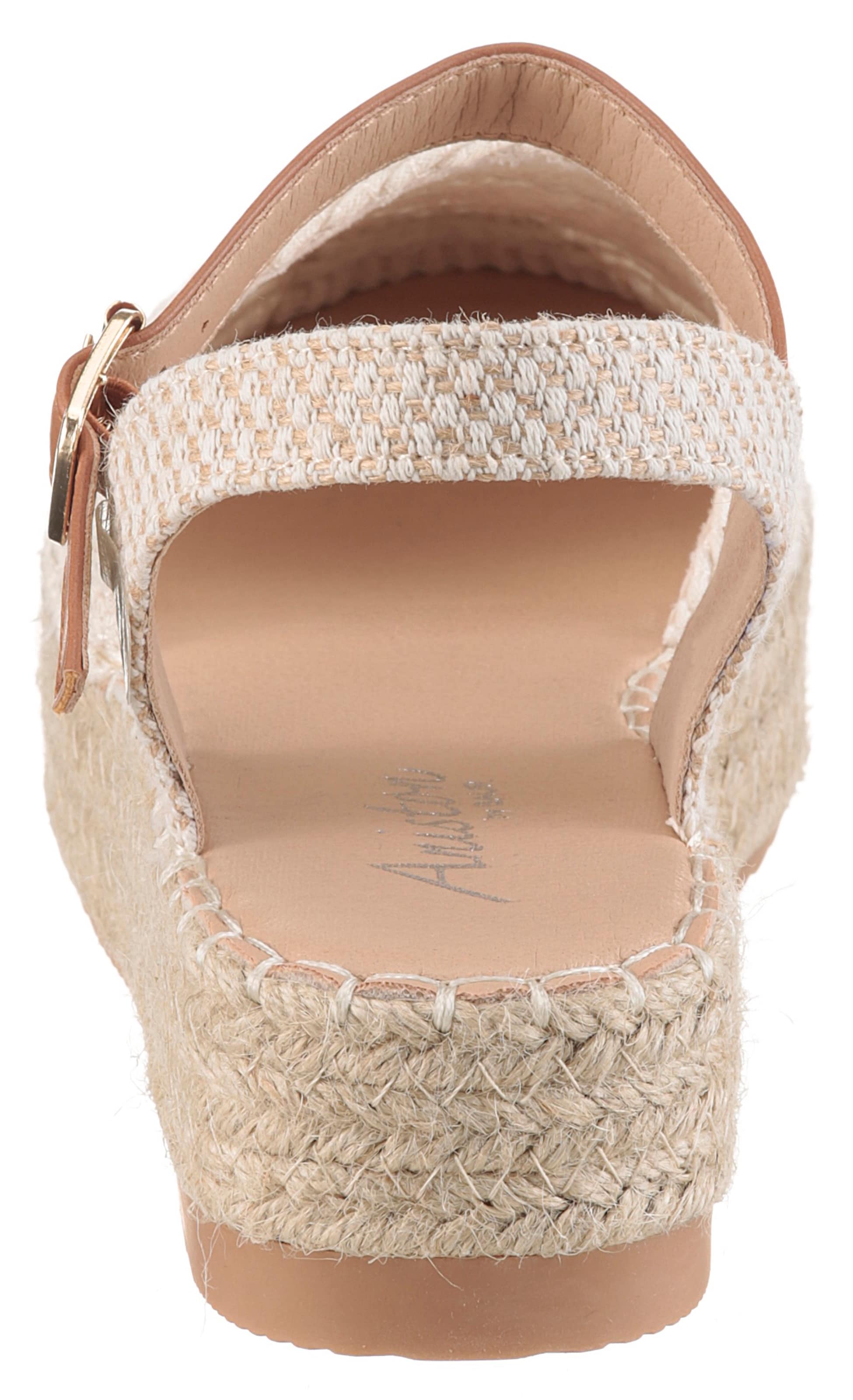 Aniston Espadrilles in White