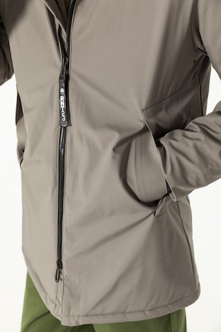 Ron Tomson Winterjacke, Model trägt Größe M in Grau