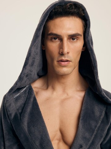 Henderson Short Bathrobe 'Vocal' in Grey
