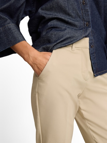 TOM TAILOR - Slimfit Calças com vincos 'Mia' em castanho