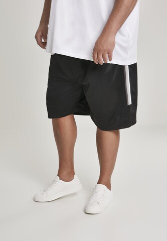 Urban Classics Regular Broek in Zwart: voorkant