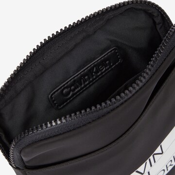 Calvin Klein - Bolso de hombro en negro