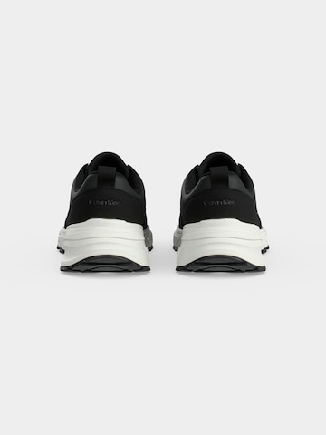 Calvin Klein Låg sneaker 'HIKE RUNNER' i svart