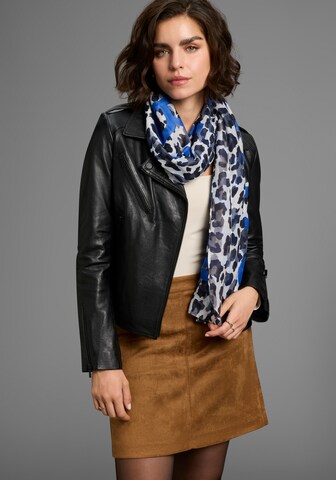 LAURA SCOTT Wrap in White: front