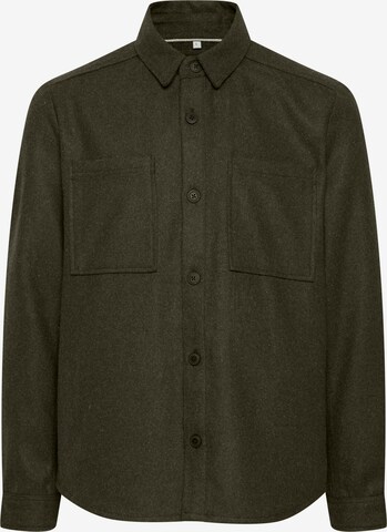 !Solid - Ajuste regular Camisa en verde: frente