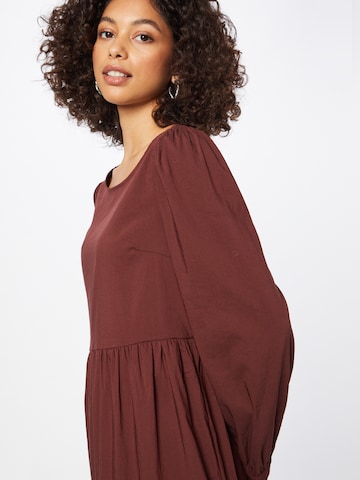 Robe 'Jolanda' ABOUT YOU en marron