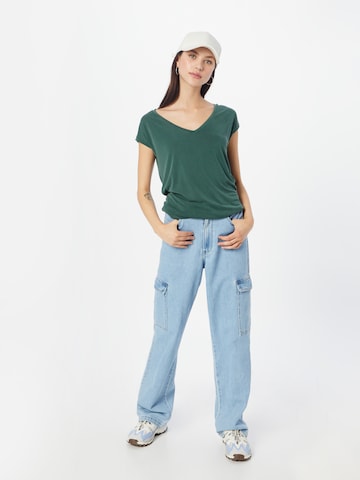 T-shirt 'KAMALA' PIECES en vert