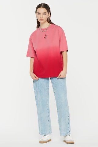 Harlem Soul PAU-LA T-Shirt Oversized Dip Dyed in Rot
