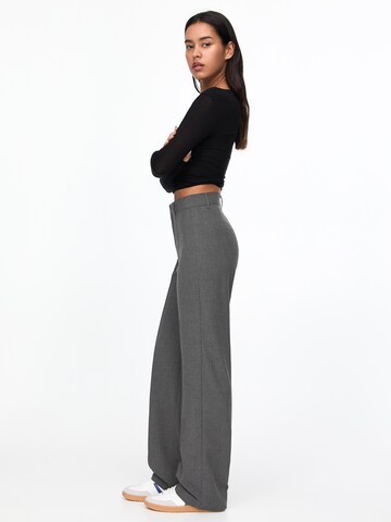 Loosefit Pantalon Pull&Bear en gris