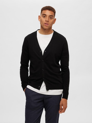 SELECTED HOMME Gebreid vest 'Berg' in Zwart: voorkant