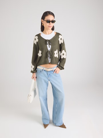 Geacă tricotată 'Am44elie' de la Hailys pe verde