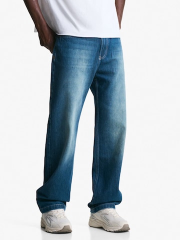 Largi Jeans de la Bershka pe albastru: față