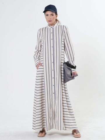 Robe-chemise Metamorphoza en bleu : devant