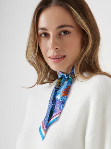 CODELLO Shawl in Blue: front