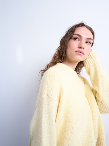 Pull-over 'ULTIMATE' TOPSHOP en jaune