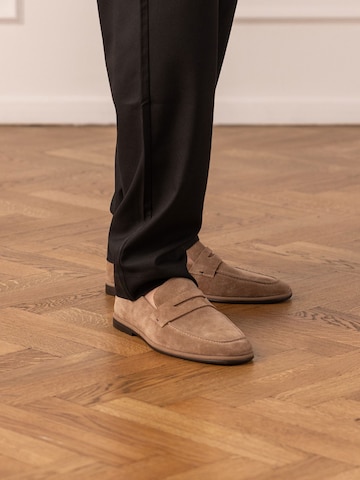 MANFIELD Moccasins in Brown: front