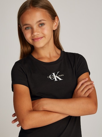 Maglietta di Calvin Klein Jeans in lilla