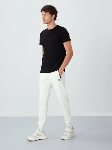 regular Pantaloni sportivi di Tommy Life in bianco