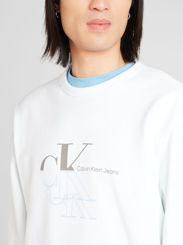 Regular Sweat-shirt Calvin Klein Jeans en blanc