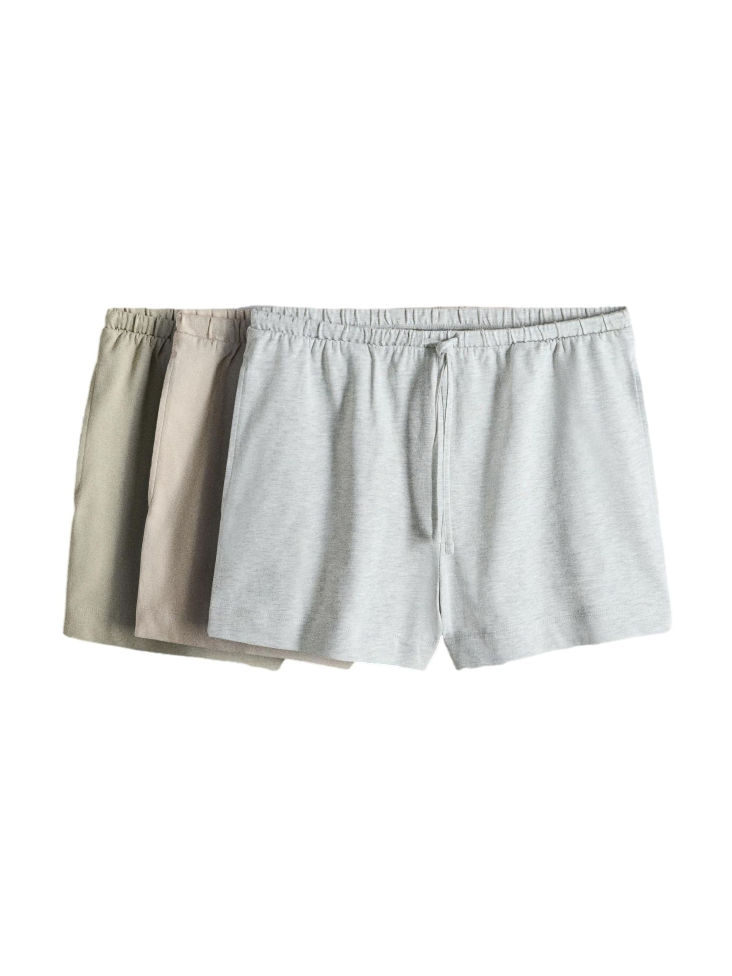The Set Regular Shorts in Beige: Vorderseite