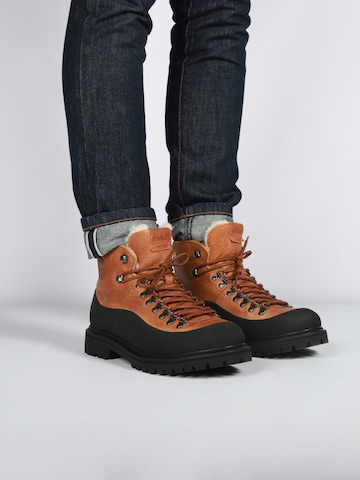 Boots stringati 'ROCK DREE' di BLACKSTONE in marrone