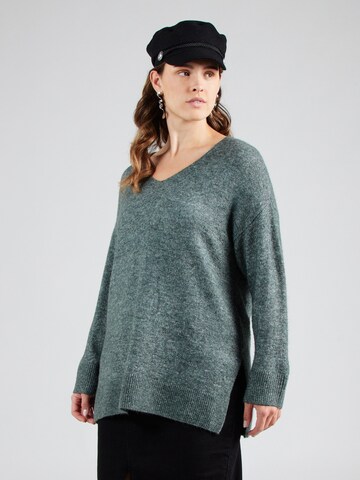Pull-over 'VMCFiluca' Vero Moda Curve en vert : devant