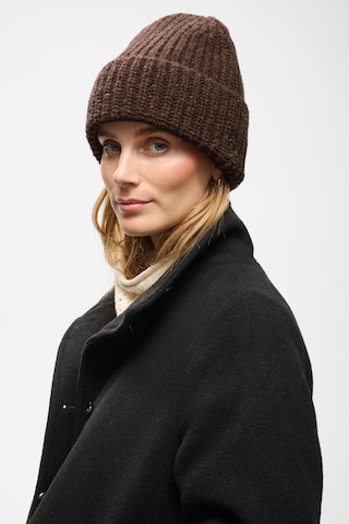 Part Two - Gorra en marrón