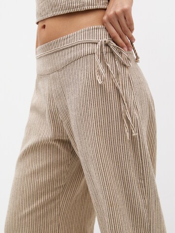 Pull&Bear Wide Leg Hose in Beige