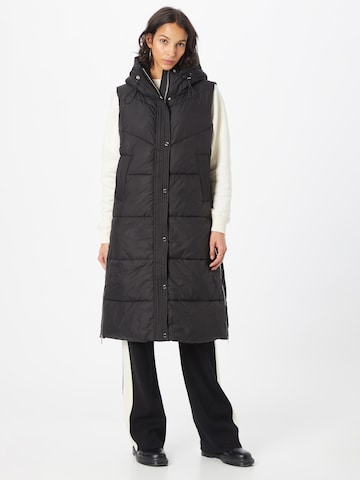 Gilet di s.Oliver in nero: frontale