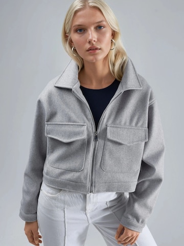 Busem Jacke in Grau