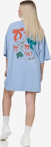 Worldclassca Oversized Shirt in Blue: front