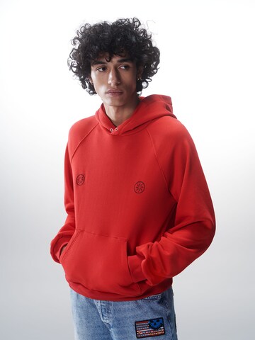 Luka Sabbat for ABOUT YOU Sweatshirt 'Lino' i röd: framsida