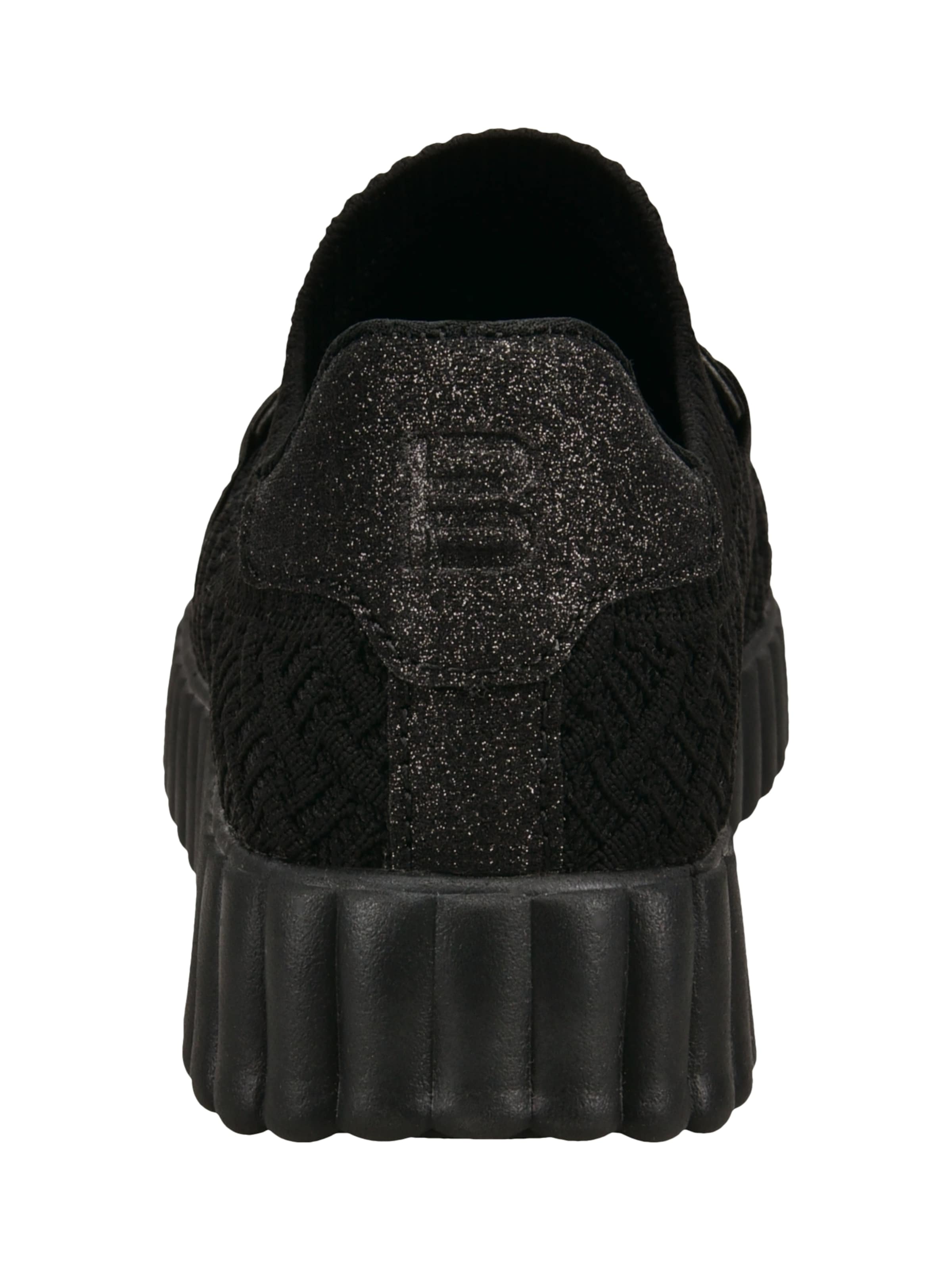 Baskets basses TT. BAGATT en noir